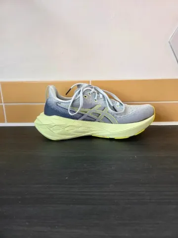 Used Asics Novablast 4 bike — image 10 of 15