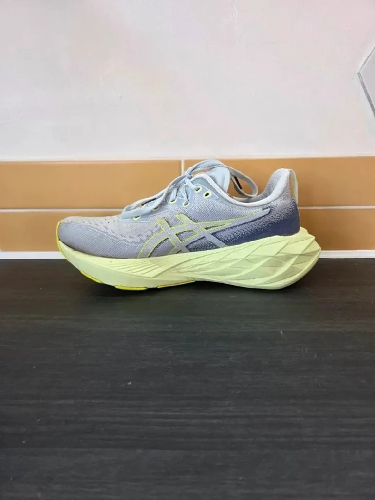 Used Asics Novablast 4 bike — image 8 of 15