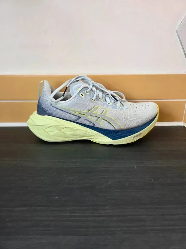 Used Asics Novablast 4 bike — image 7 of 15