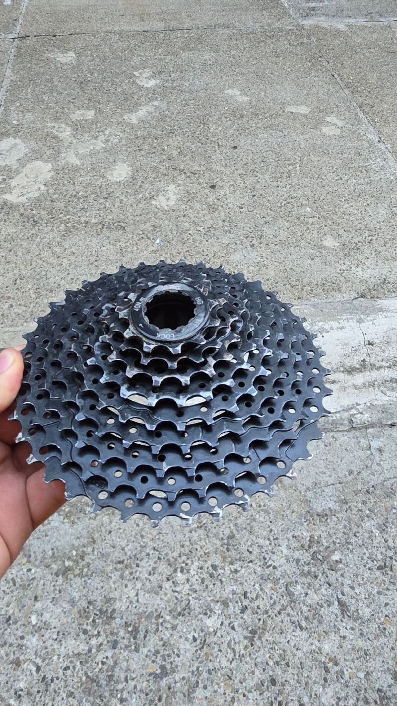 Wag Cassetta Pignoni 11v 11-46T Standard HG Drivetrain & Pedals de segunda mano