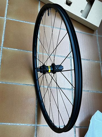 Použité Mavic Allroad SL 25 Hookless 2024 bike — obrázek 27 z 28