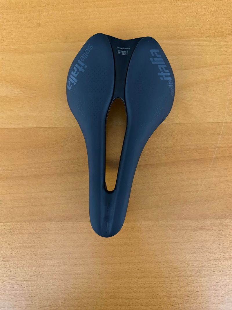 Käytetty Selle Italia SLR Boost 2025 Saddles & Seatposts