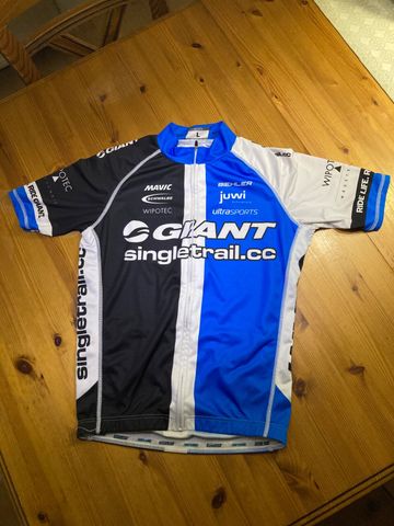 Biehler Radsportbekleidung Konvolut Giant bike de segunda mano — imagen 1 de 11
