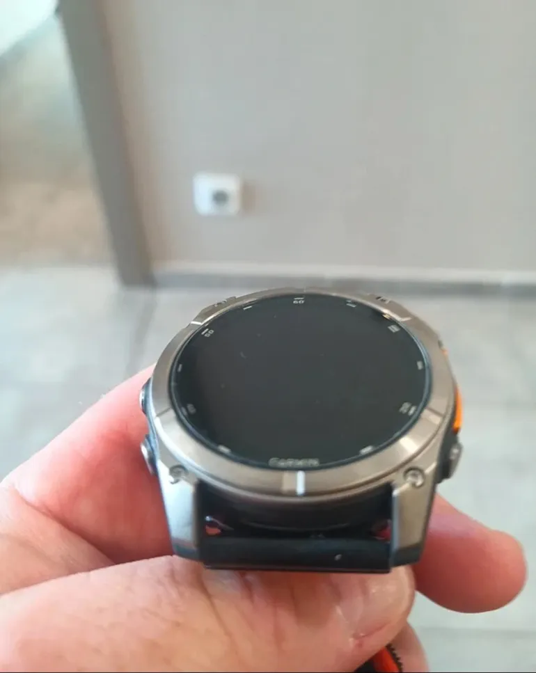 Used Garmin Fenix 8 bike — image 7 of 7