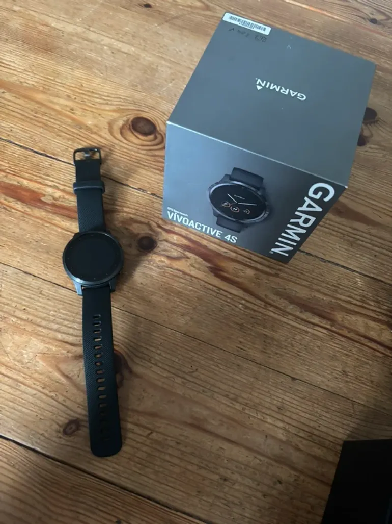Used Garmin vivoactive 4S bike — image 2 of 3