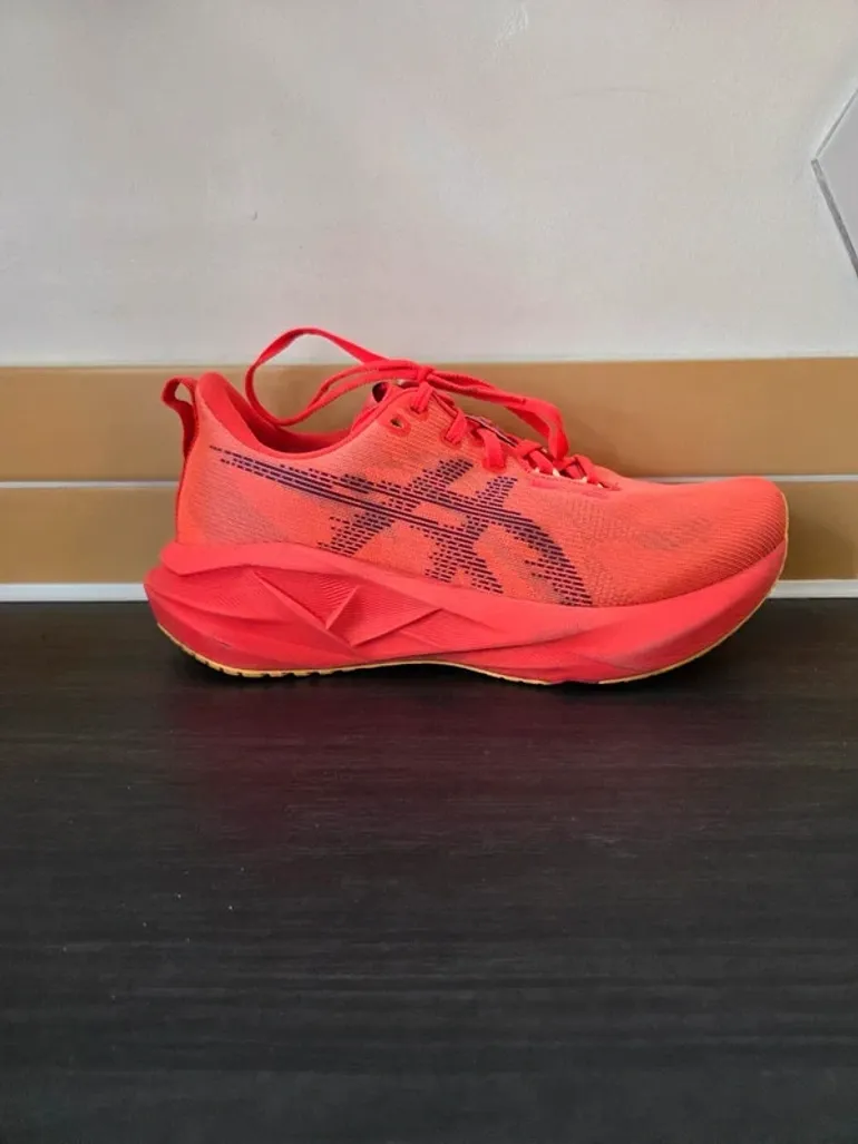 Used Asics Novablast 5 bike — image 7 of 13