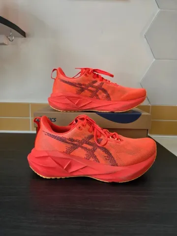 Used Asics Novablast 5 bike — image 1 of 13