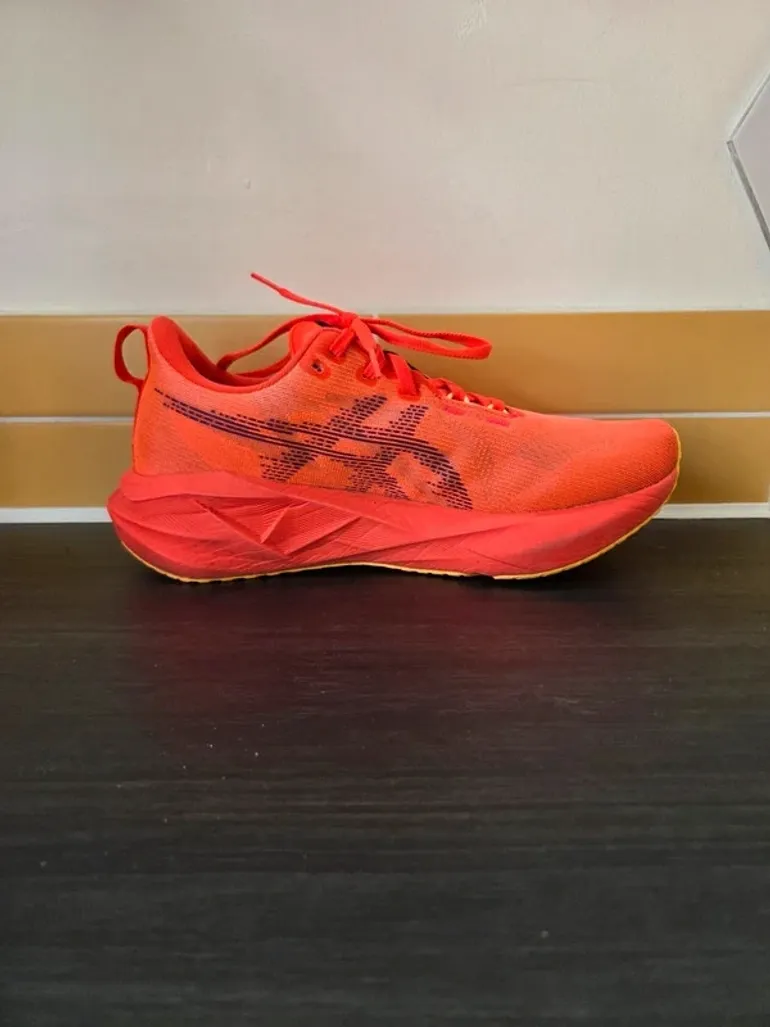Used Asics Novablast 5 bike — image 10 of 13