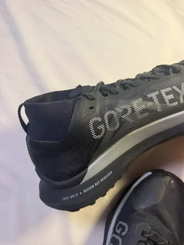 Used Nike Trail Gore-tex bike — image 4 of 5