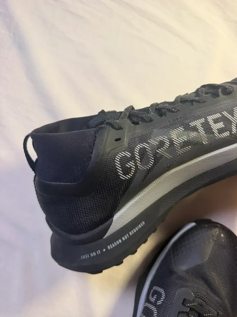 Used Nike Trail Gore-tex bike — image 4 of 5