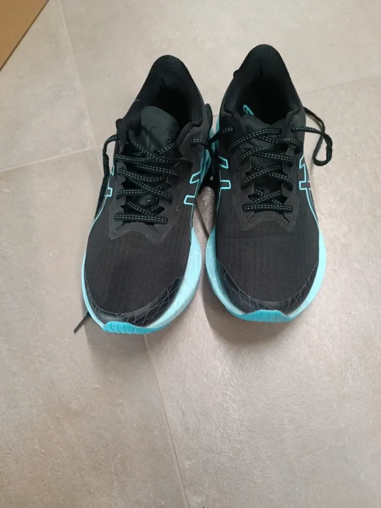 Used Asics Novablast 4 bike — image 2 of 8