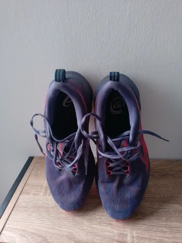 Used Asics Novablast 5 bike — image 10 of 13