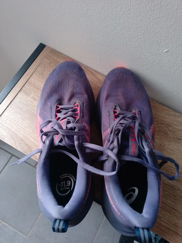 Used Asics Novablast 5 bike — image 4 of 13