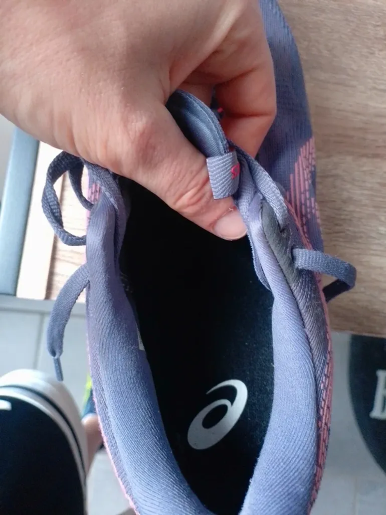 Used Asics Novablast 5 bike — image 11 of 13