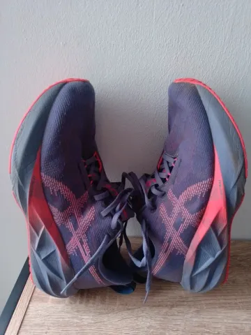 Used Asics Novablast 5 bike — image 2 of 13