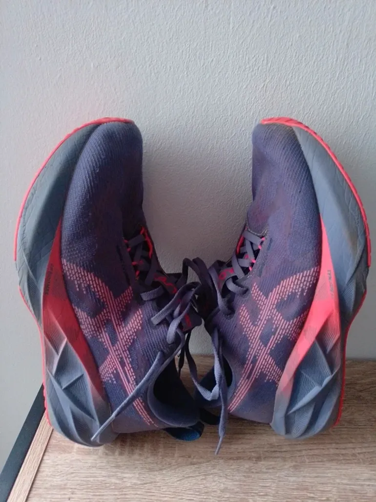 Used Asics Novablast 5 bike — image 2 of 13
