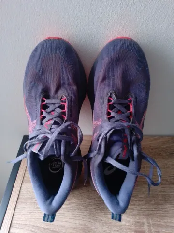 Used Asics Novablast 5 bike — image 1 of 13