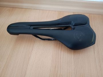 Pro Griffon Performance Saddle bike d'occasion — image 2 sur 5