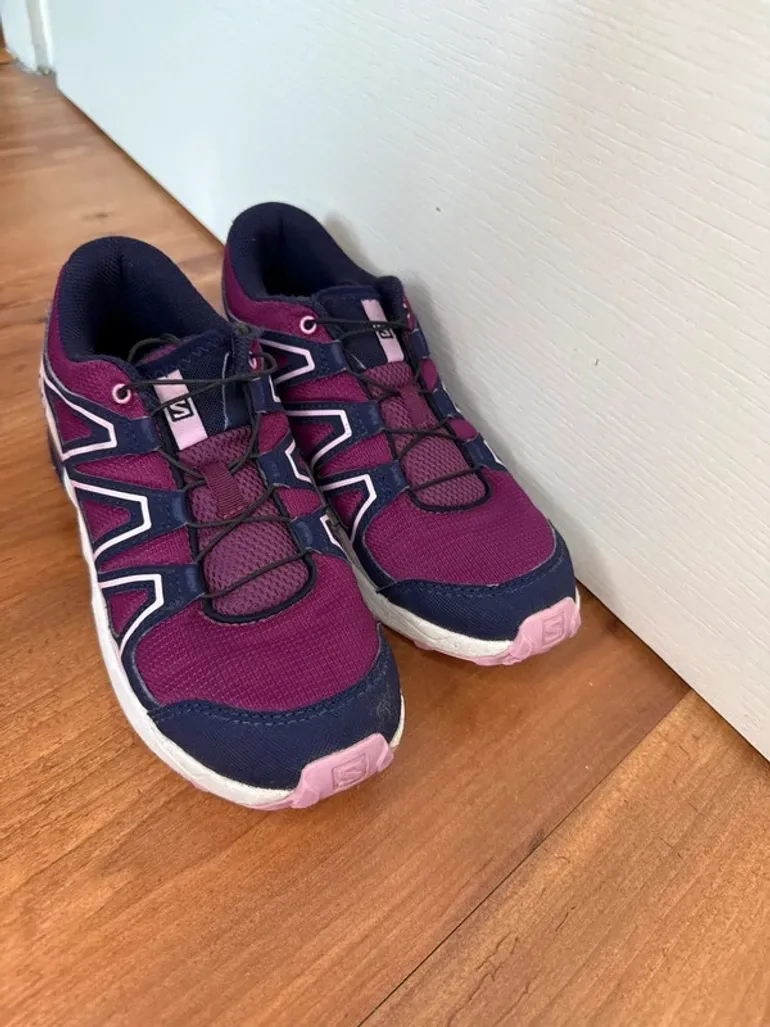 Used Salomon Trail Running Shoes bike — image 2 of 8