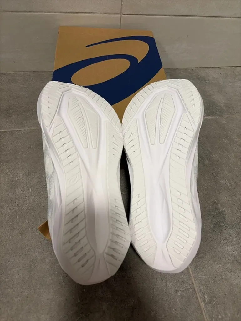 Used Asics Novablast 5 bike — image 5 of 5