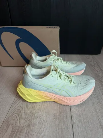 Used Asics Novablast 4 Paris bike — image 1 of 14