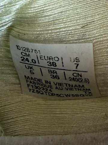 Used Asics Novablast 4 Paris bike — image 13 of 14