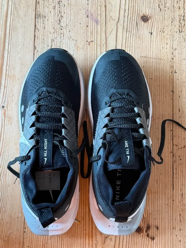Used Nike ZoomX Zegama Trail 2 bike — image 2 of 4