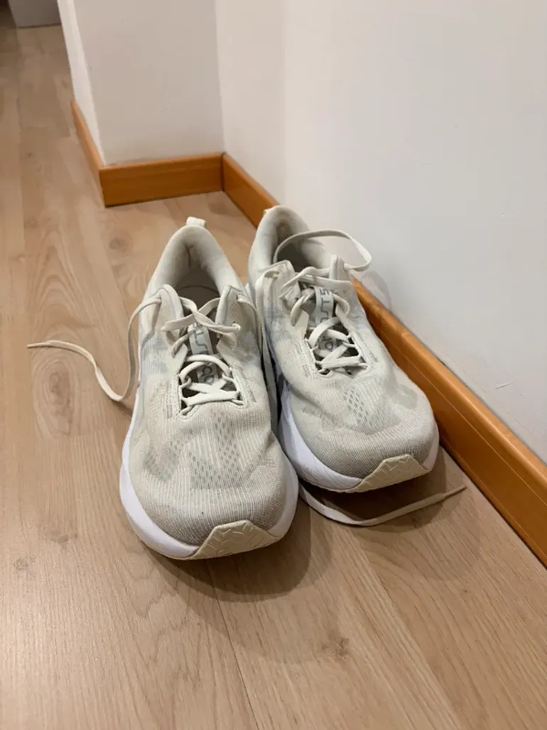 Used Asics Novablast 5 bike — image 3 of 5