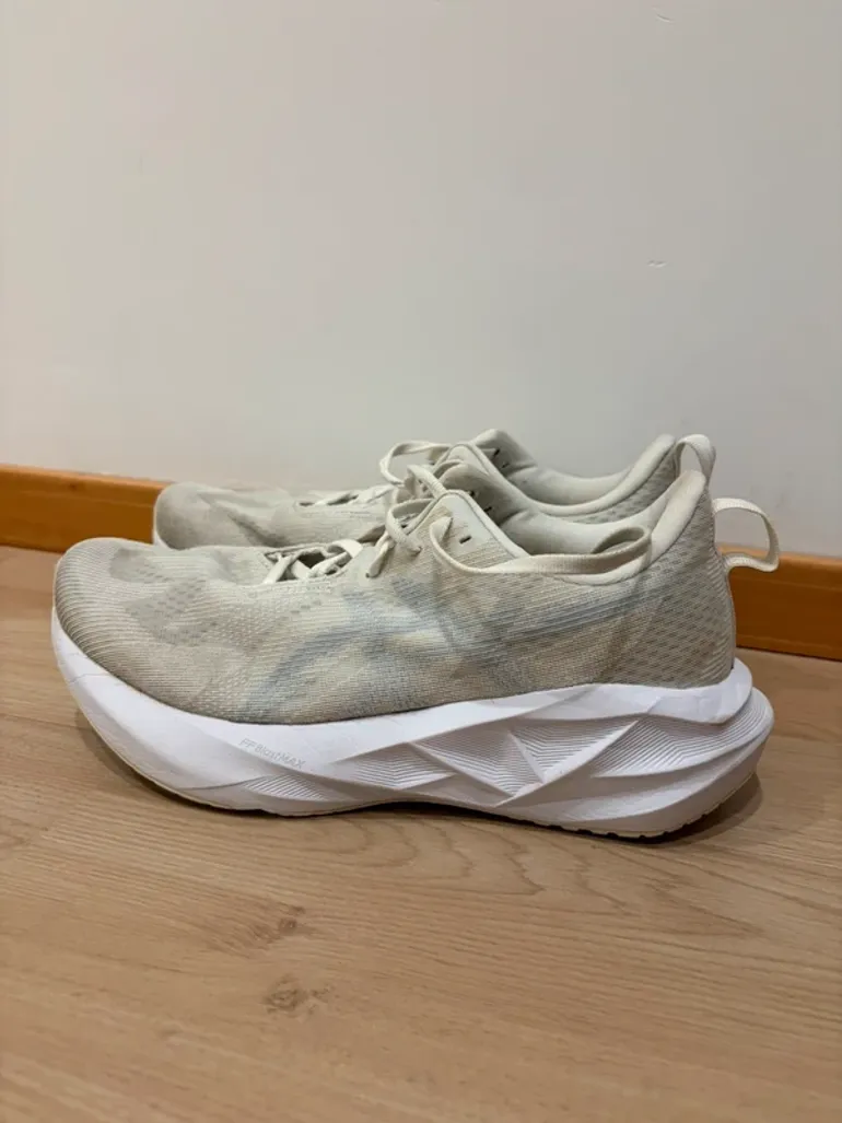 Used Asics Novablast 5 bike — image 2 of 5