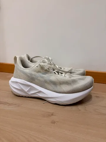 Used Asics Novablast 5 bike — image 1 of 5