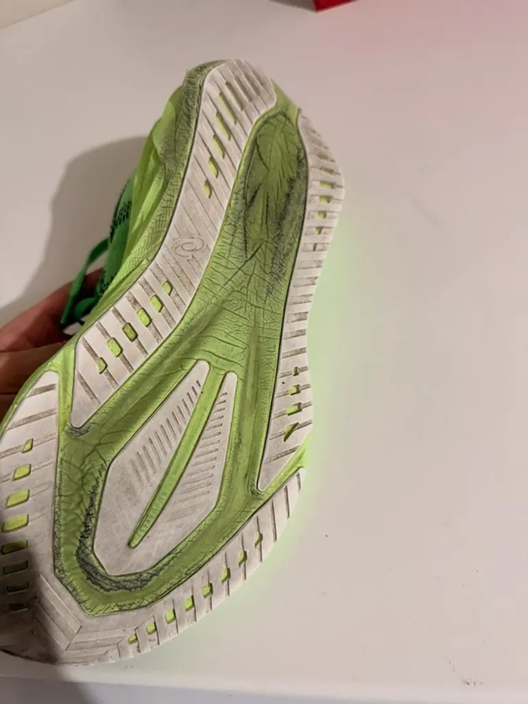 Used Asics Novablast 5 bike — image 3 of 3