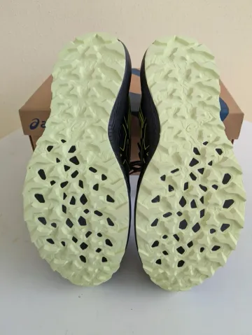 Used Asics Gel-Sonoma 7 GTX bike — image 5 of 11