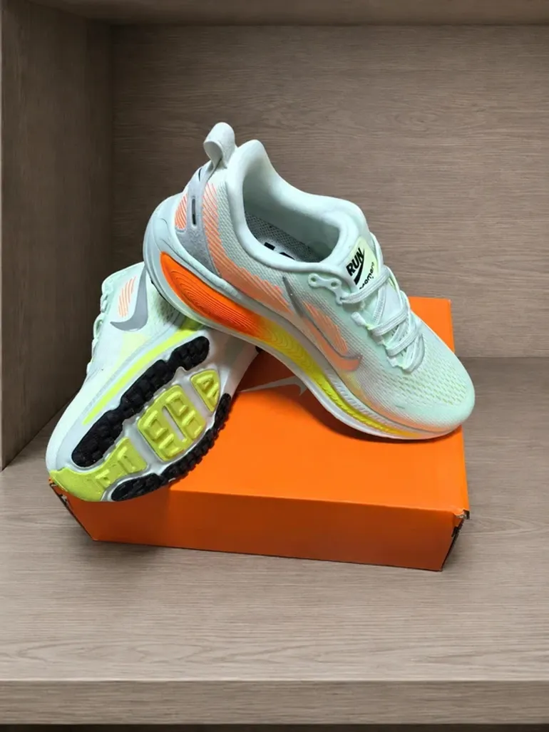 Used Nike Vomero 18 bike — image 2 of 6