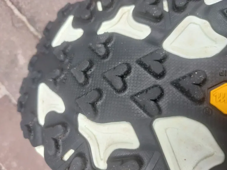 Used Hoka Speedgoat 7 bike — image 5 of 11