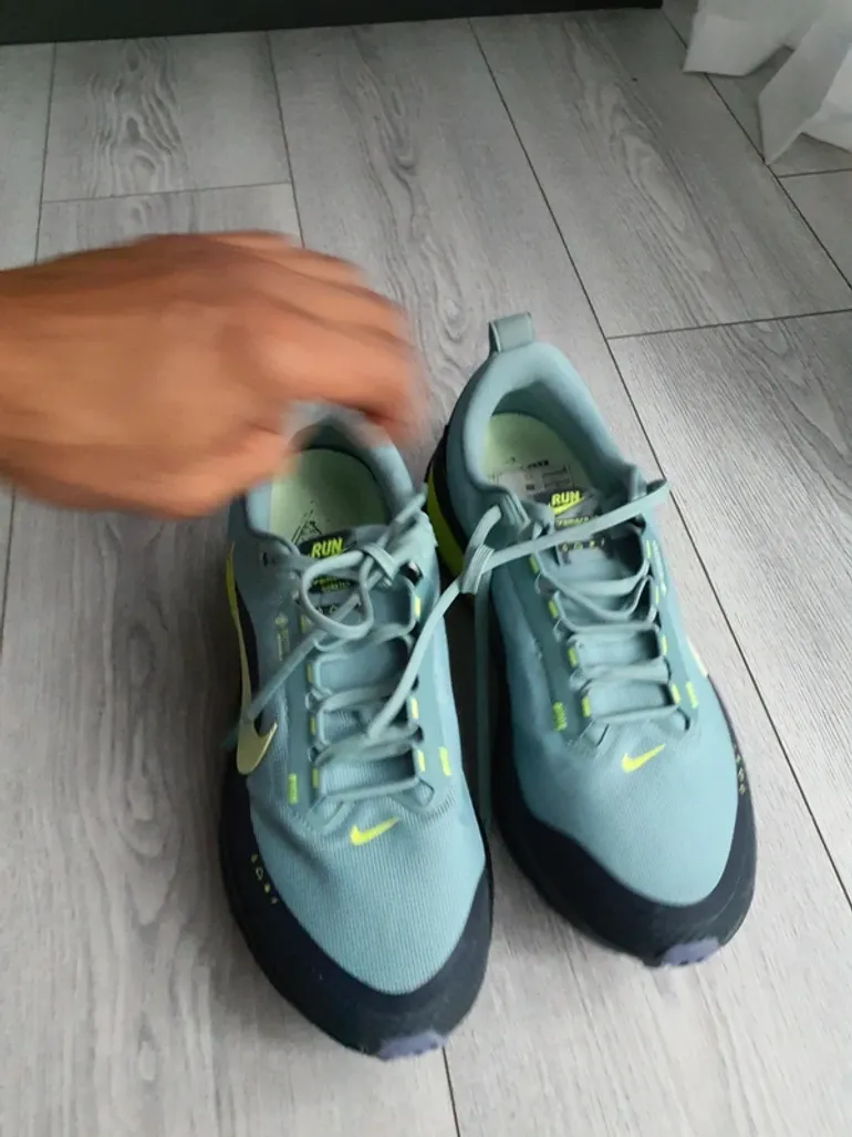 Used Nike Vomero GTX bike — image 3 of 9