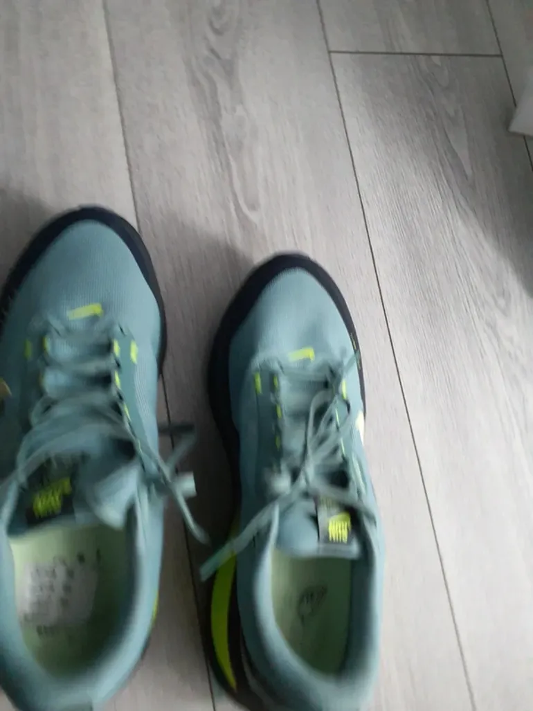 Used Nike Vomero GTX bike — image 9 of 9