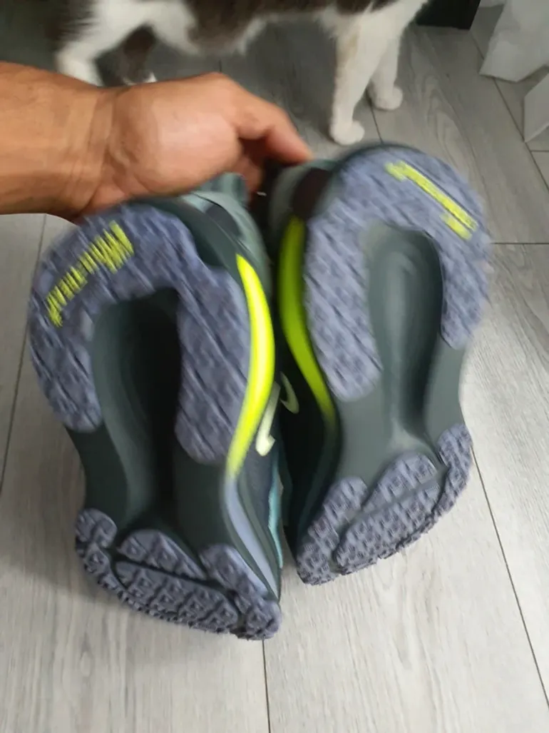 Used Nike Vomero GTX bike — image 5 of 9