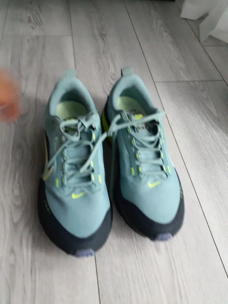 Used Nike Vomero GTX bike — image 4 of 9