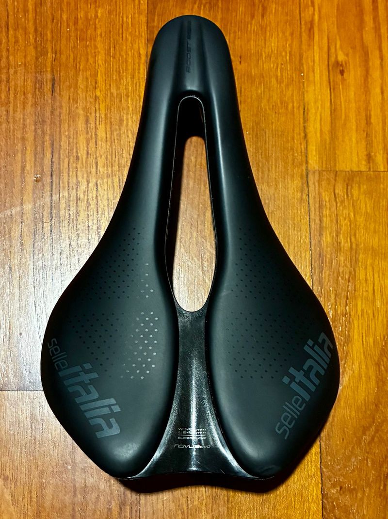 Selle Italia Novus Boost Evo Superflow 2024 Saddles & Seatposts de segunda mano