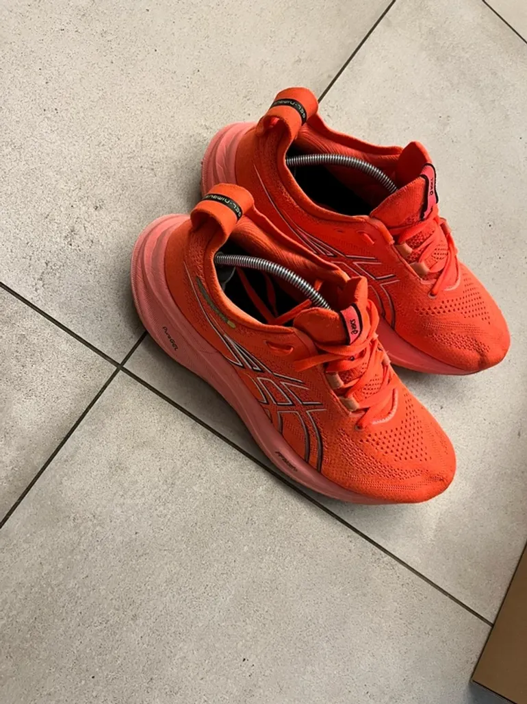 Used Asics Gel-Nimbus 26 bike — image 8 of 13