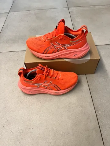 Used Asics Gel-Nimbus 26 bike — image 1 of 13