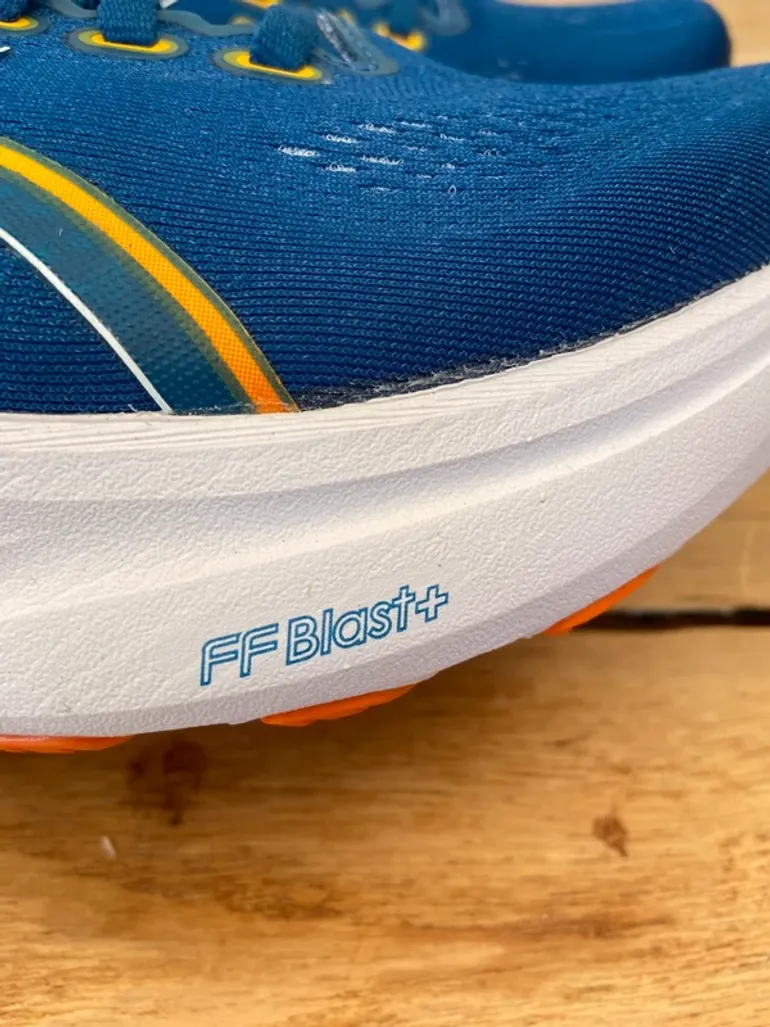 Used Asics Gel Kayano 32 bike — image 9 of 10