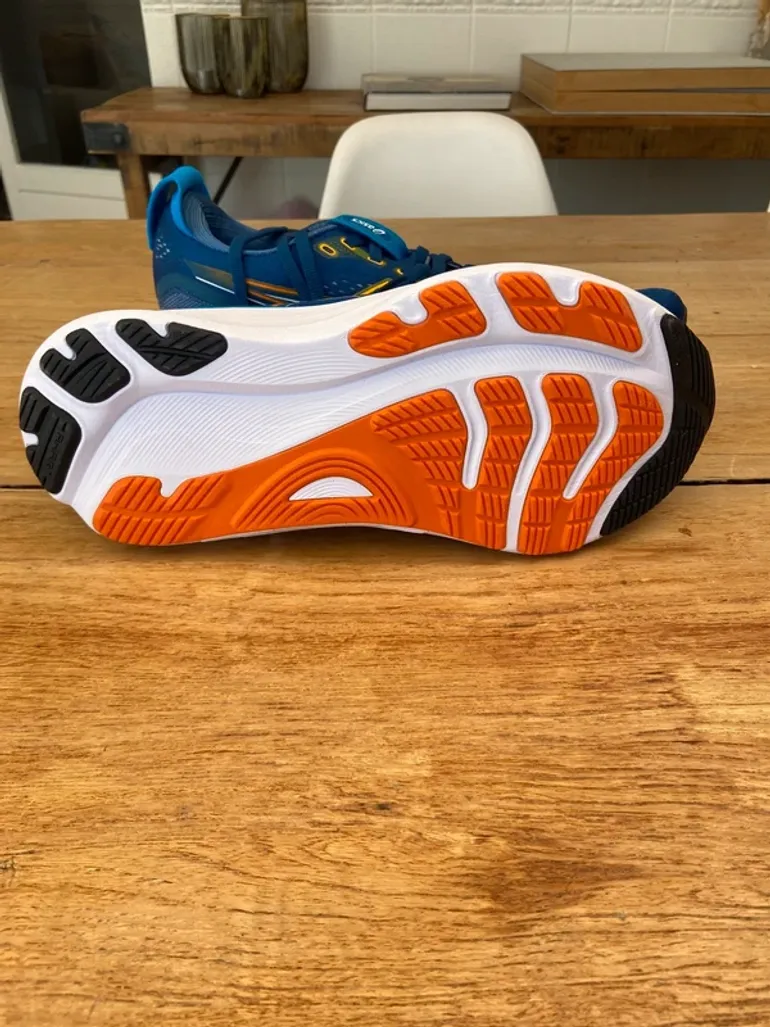 Used Asics Gel Kayano 32 bike — image 6 of 10