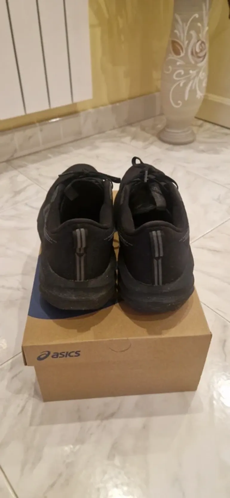 Used Asics Novablast 5 bike — image 3 of 14