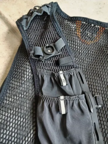 Used Decathlon Sac de trail 15L bike — image 10 of 14
