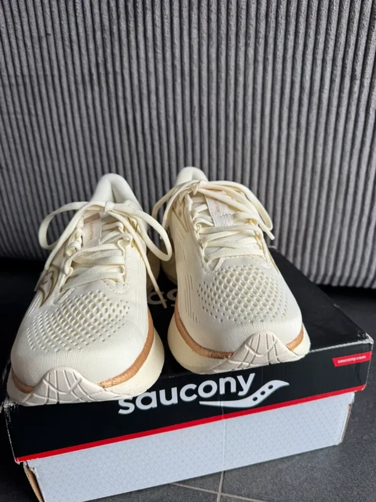 Used Saucony Ride 18 bike — image 4 of 12