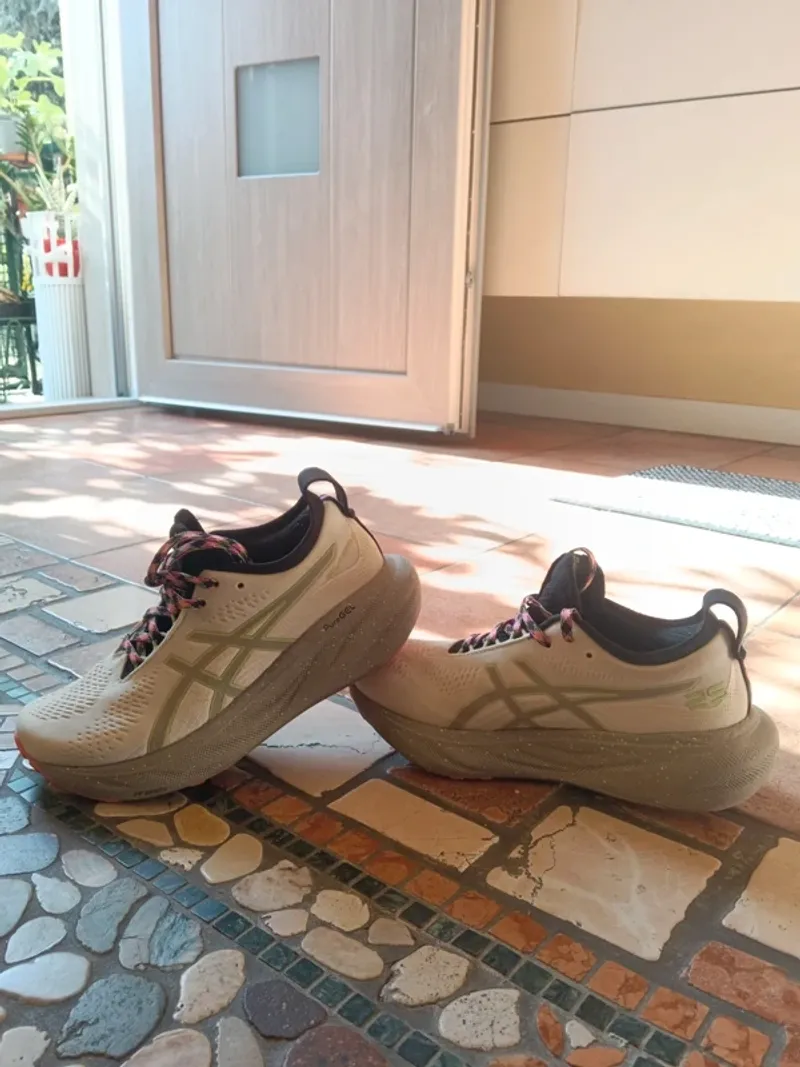 Used Asics Pure Gel 38 Running Shoes