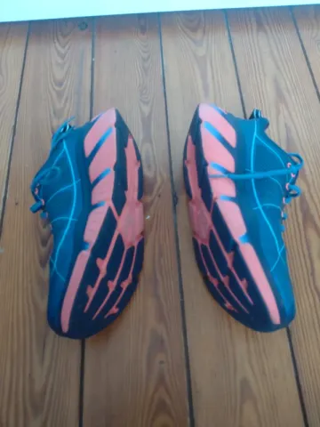 Used Hoka Infinite bike — image 3 of 9