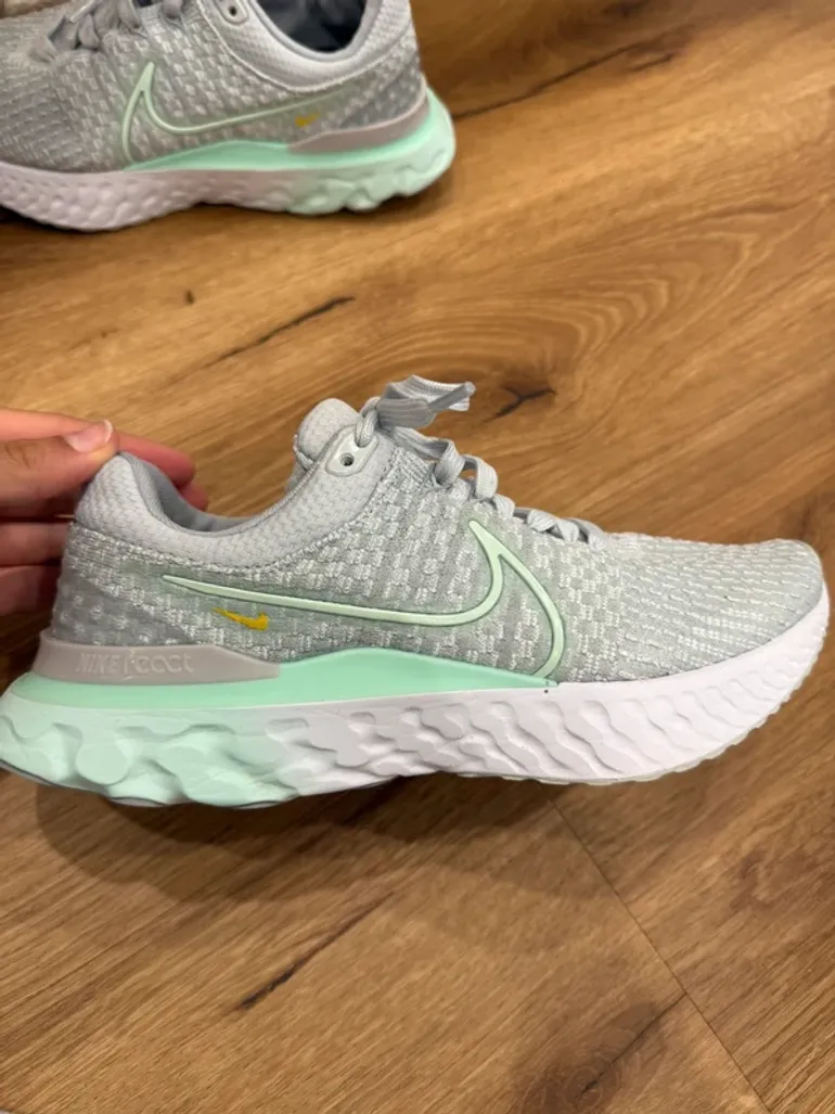 Used Nike React bike — image 2 of 7
