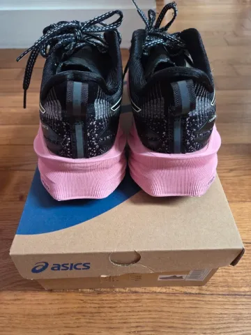 Used Asics Novablast 3 bike — image 4 of 8